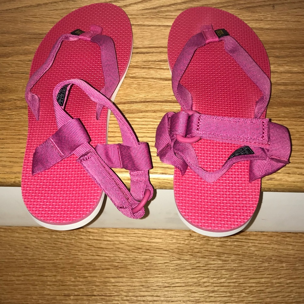 Ankle strapped sandals